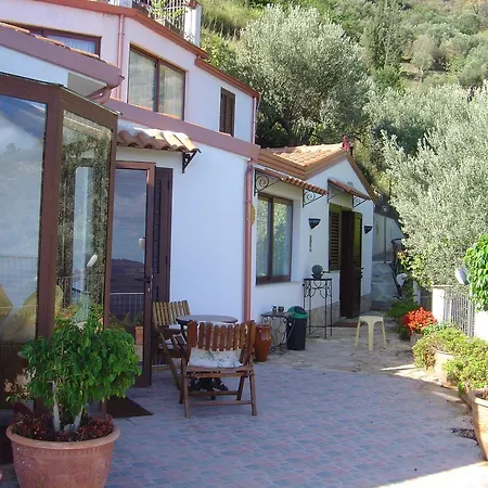La Finestra Sulle Eolie Apartment Reitano (Messina)