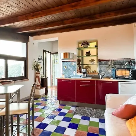 La Finestra Sulle Eolie Apartment Reitano (Messina)