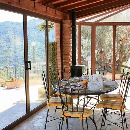 Apartment La Finestra Sulle Eolie Reitano (Messina)