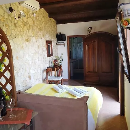 Apartment La Finestra Sulle Eolie Reitano (Messina)